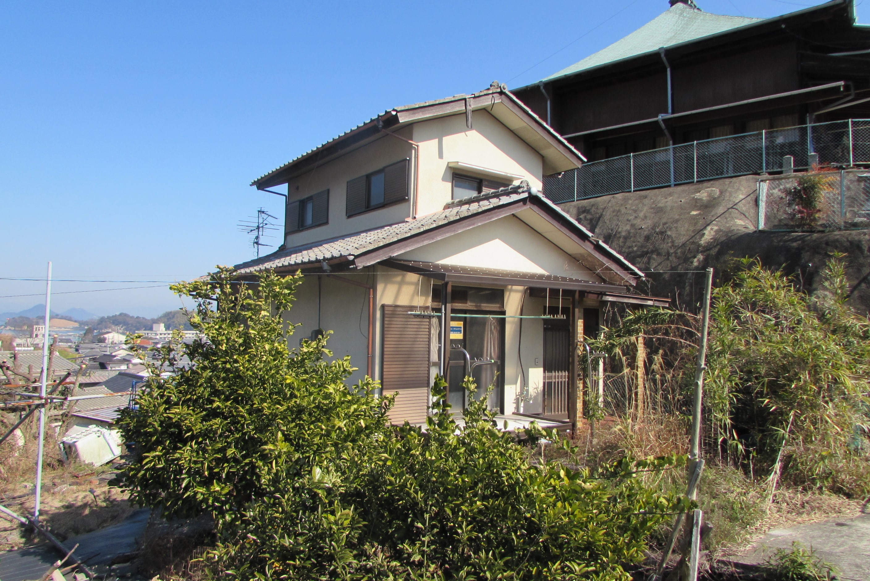 House in Edashima, Hiroshima: Exterior