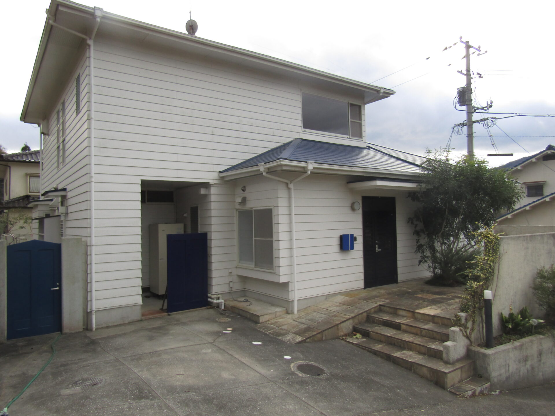 House in Edashima, Hiroshima: Exterior