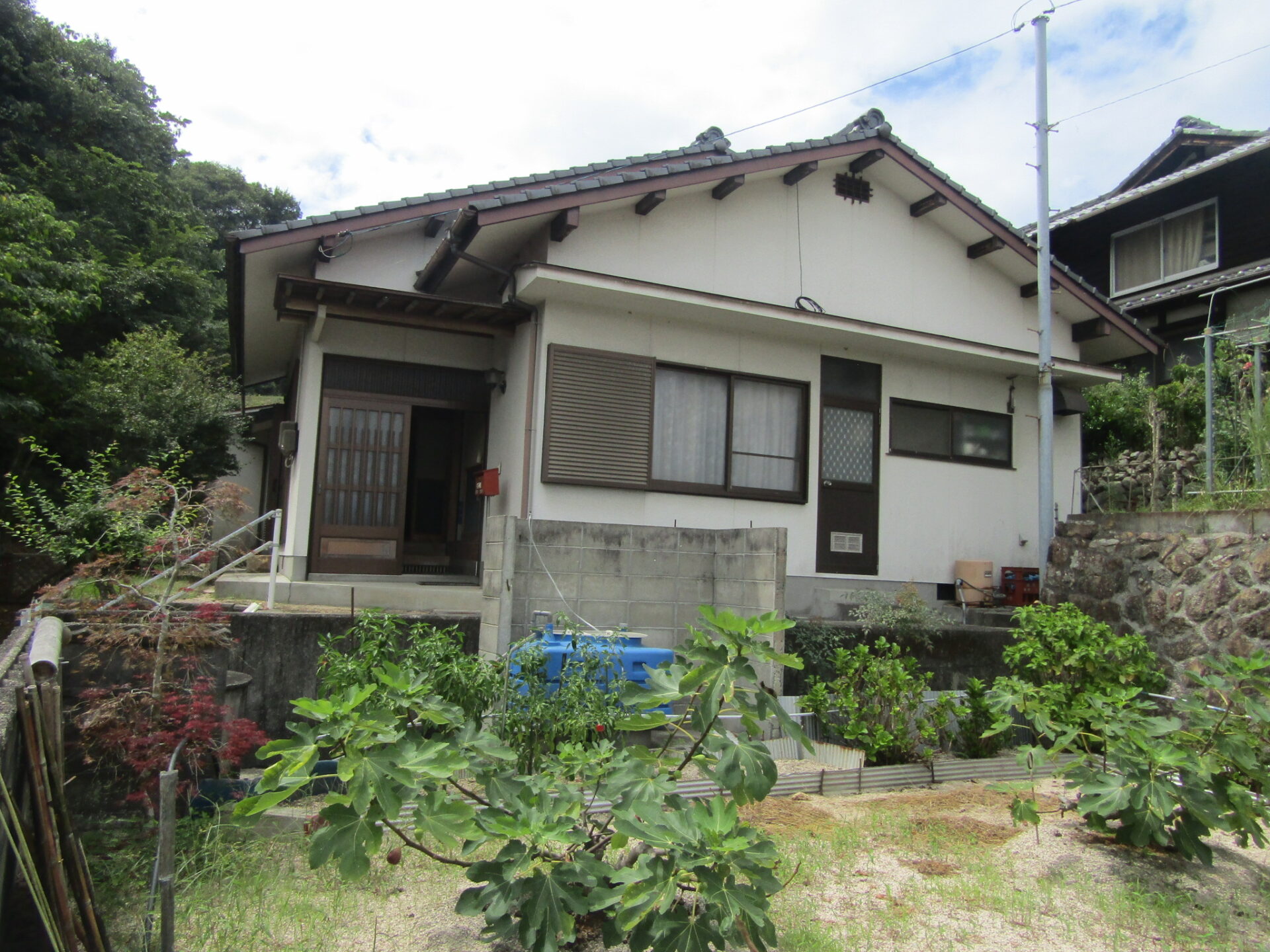 House in Edashima, Hiroshima: Exterior