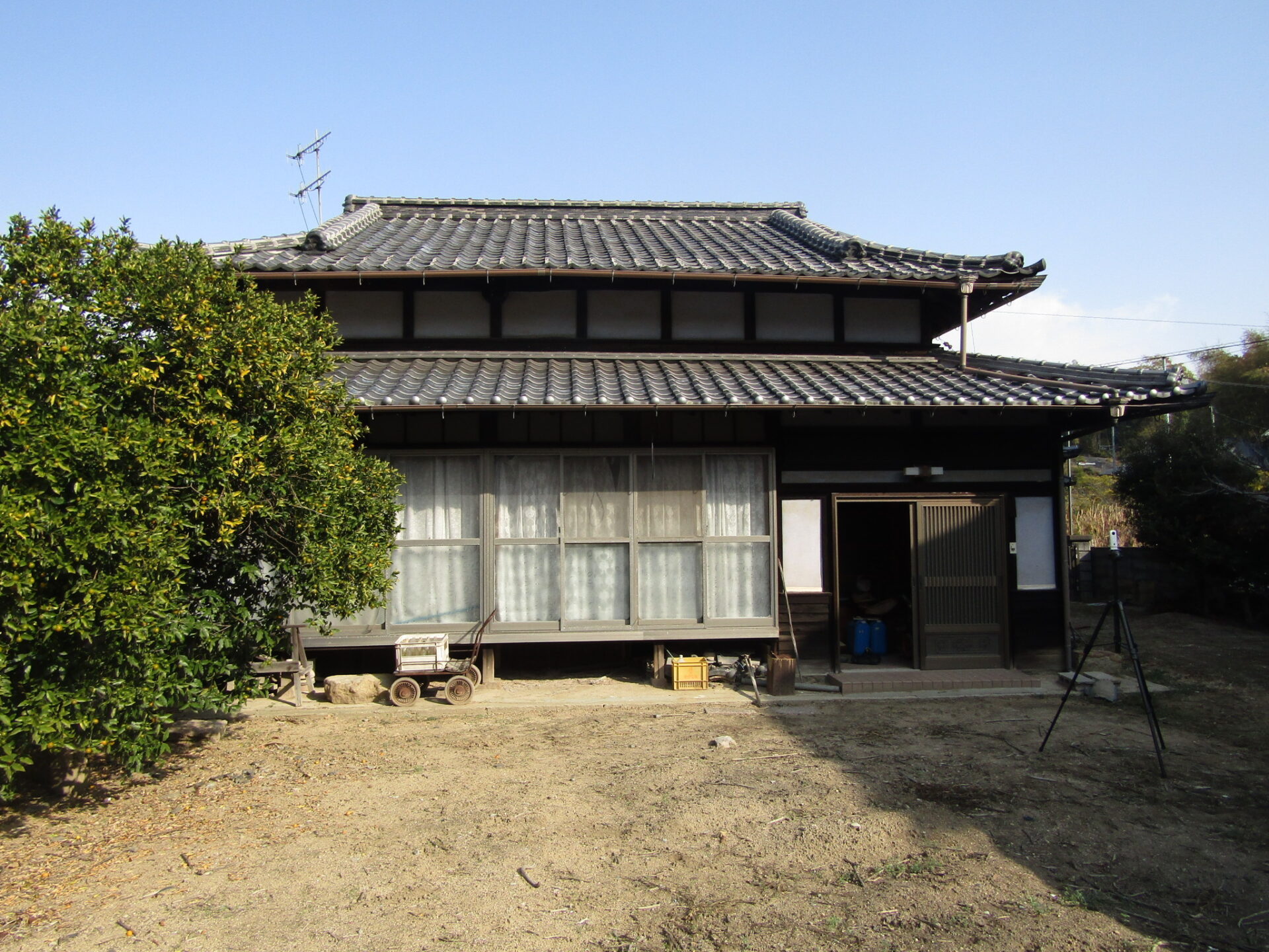 House in Edashima, Hiroshima: Exterior
