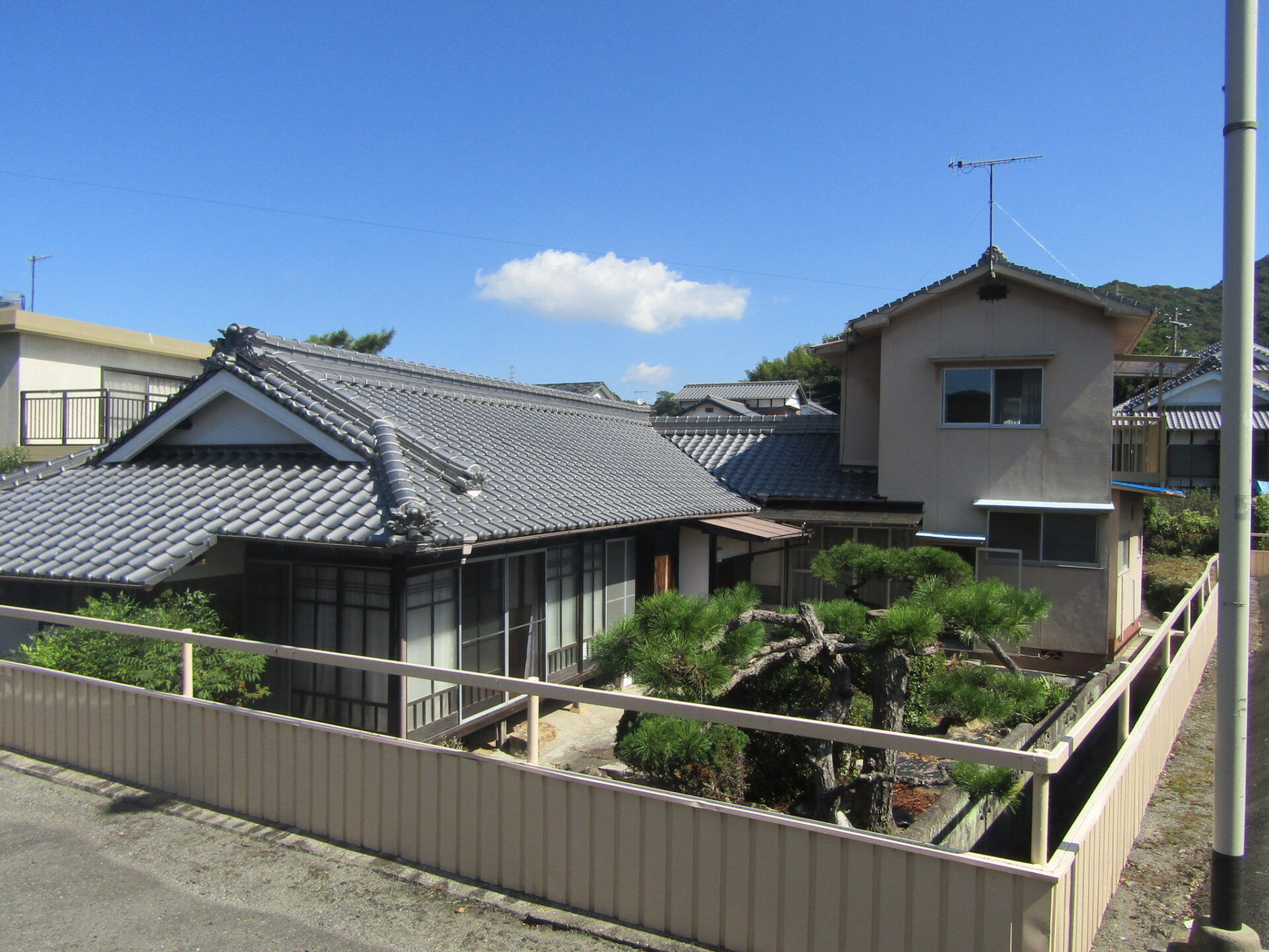 House in Edashima, Hiroshima: Exterior