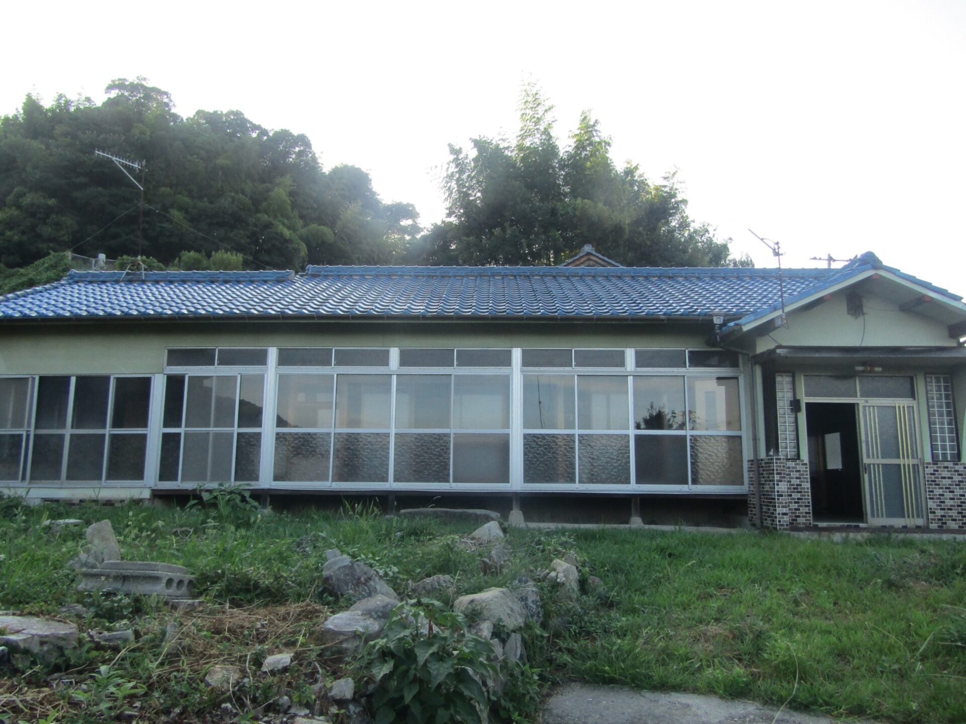 House in Edashima, Hiroshima: Exterior