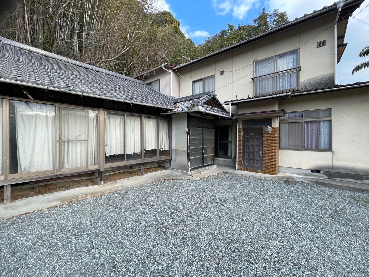 House in Edashima, Hiroshima: Exterior