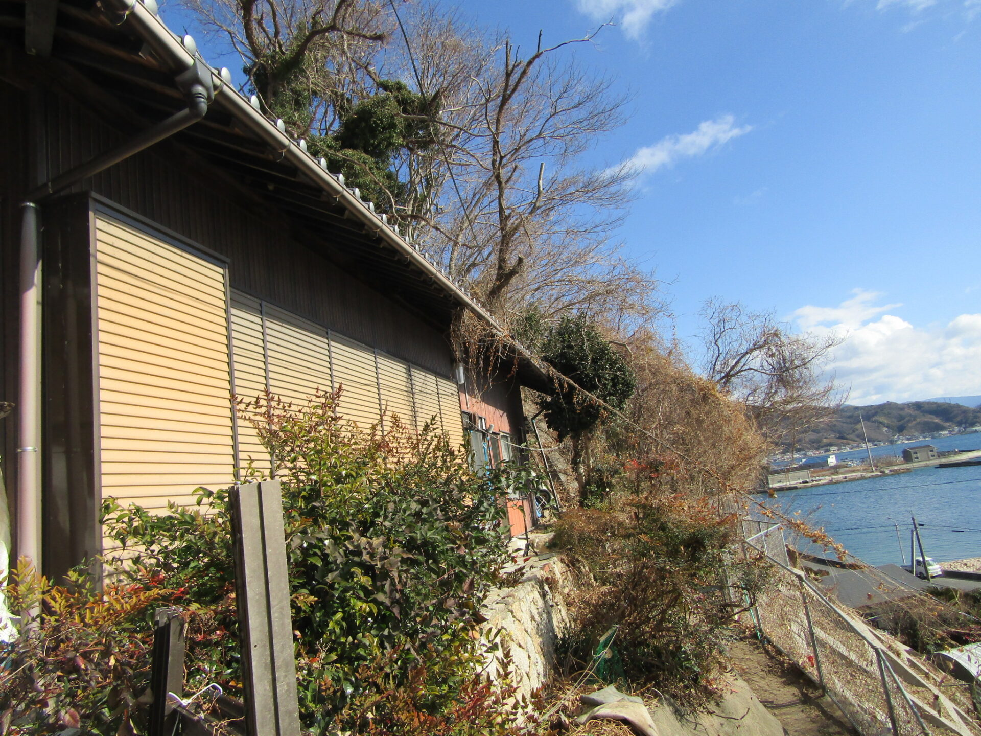 House in Edashima, Hiroshima: Exterior