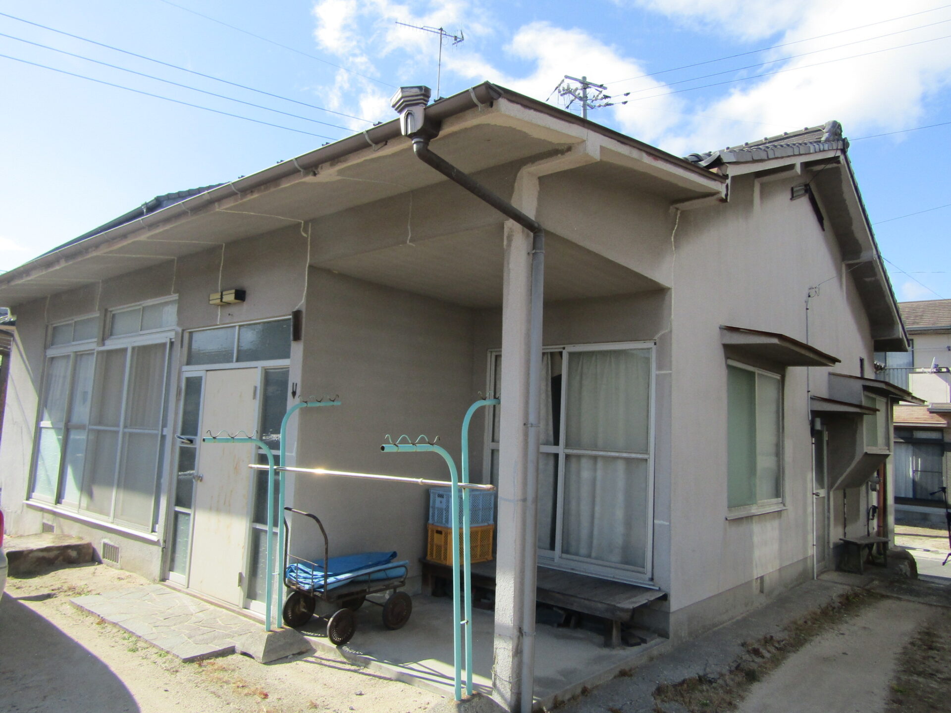 House in Edashima, Hiroshima: Exterior