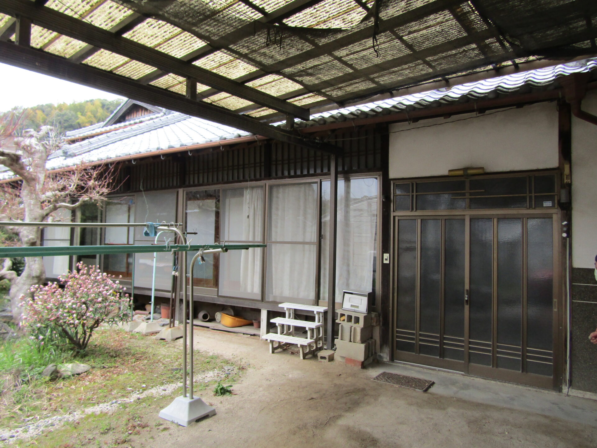 House in Edashima, Hiroshima: Exterior