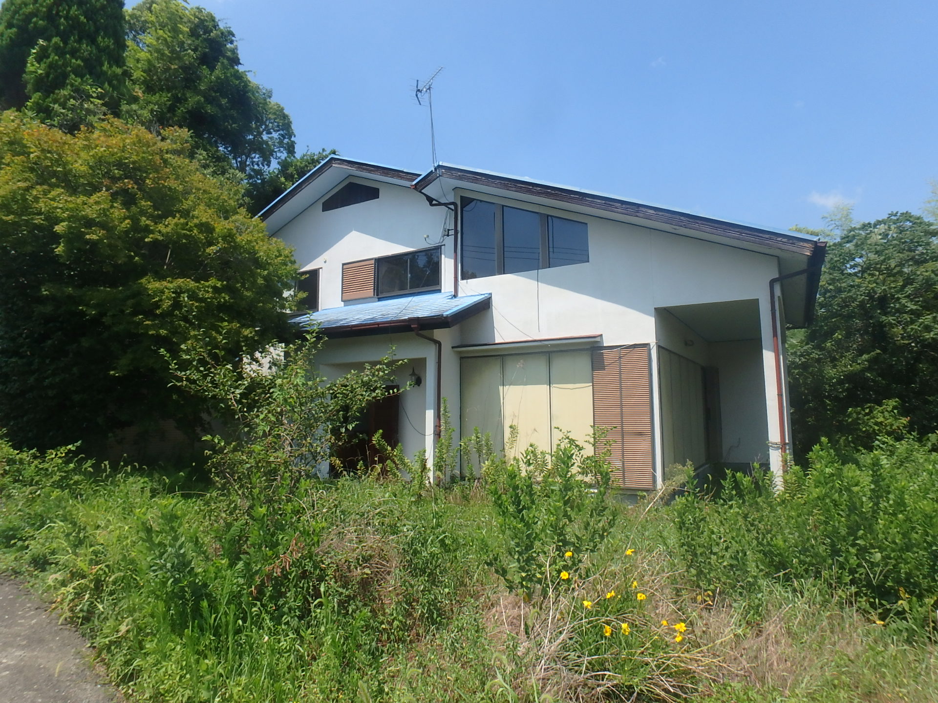 House in Edashima, Hiroshima: Exterior