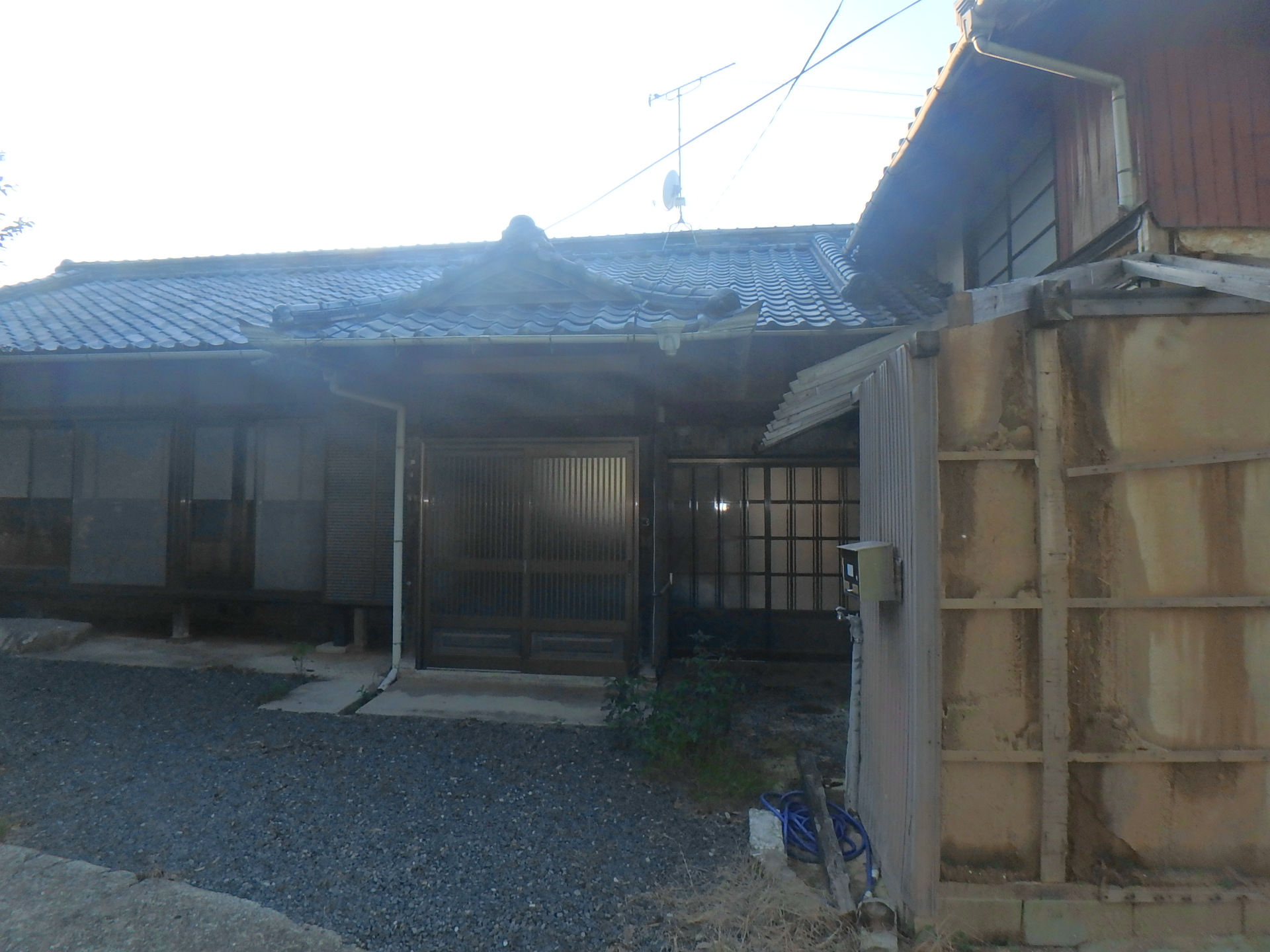 House in Edashima, Hiroshima: Exterior