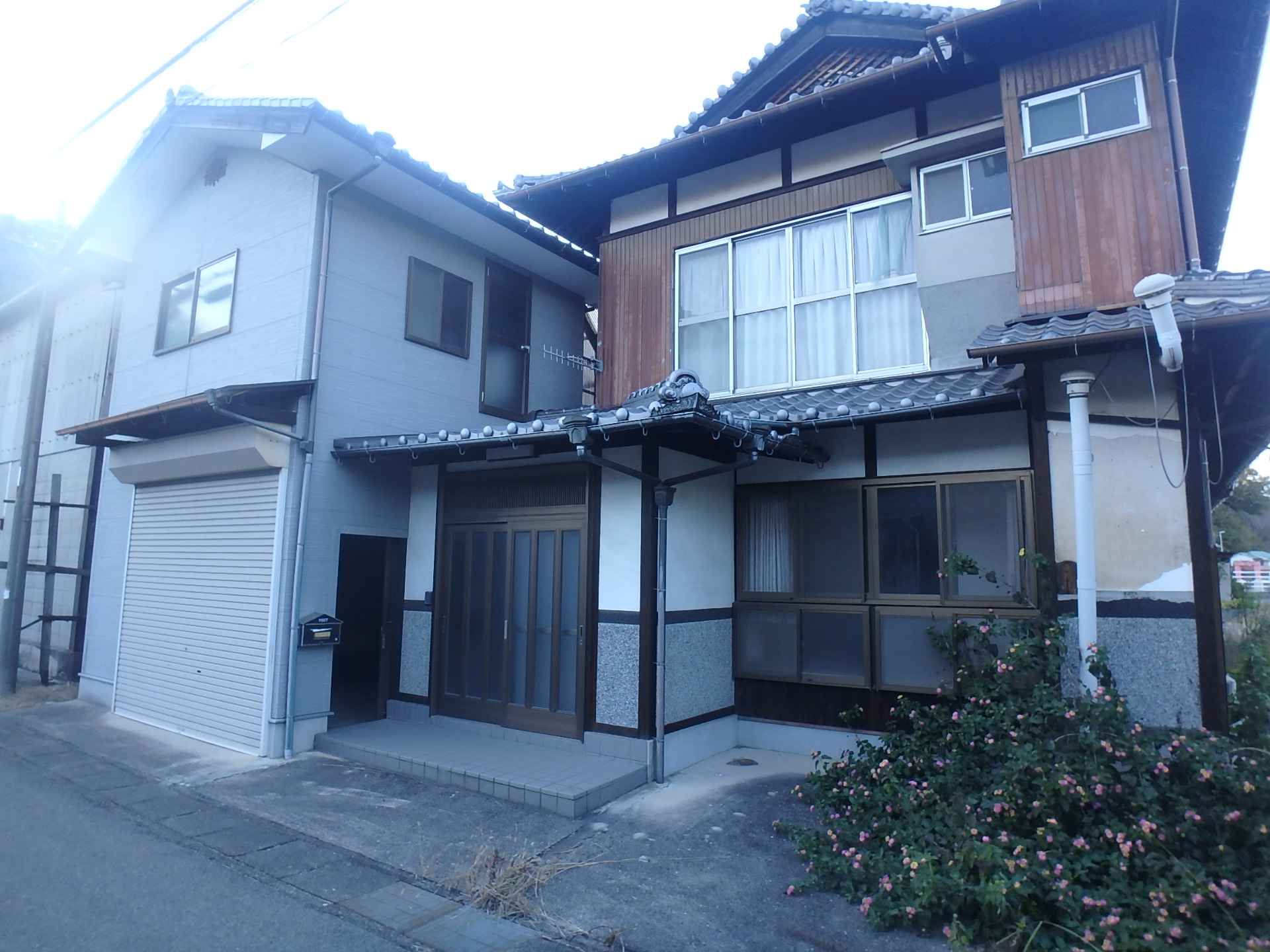 House in Edashima, Hiroshima: Exterior