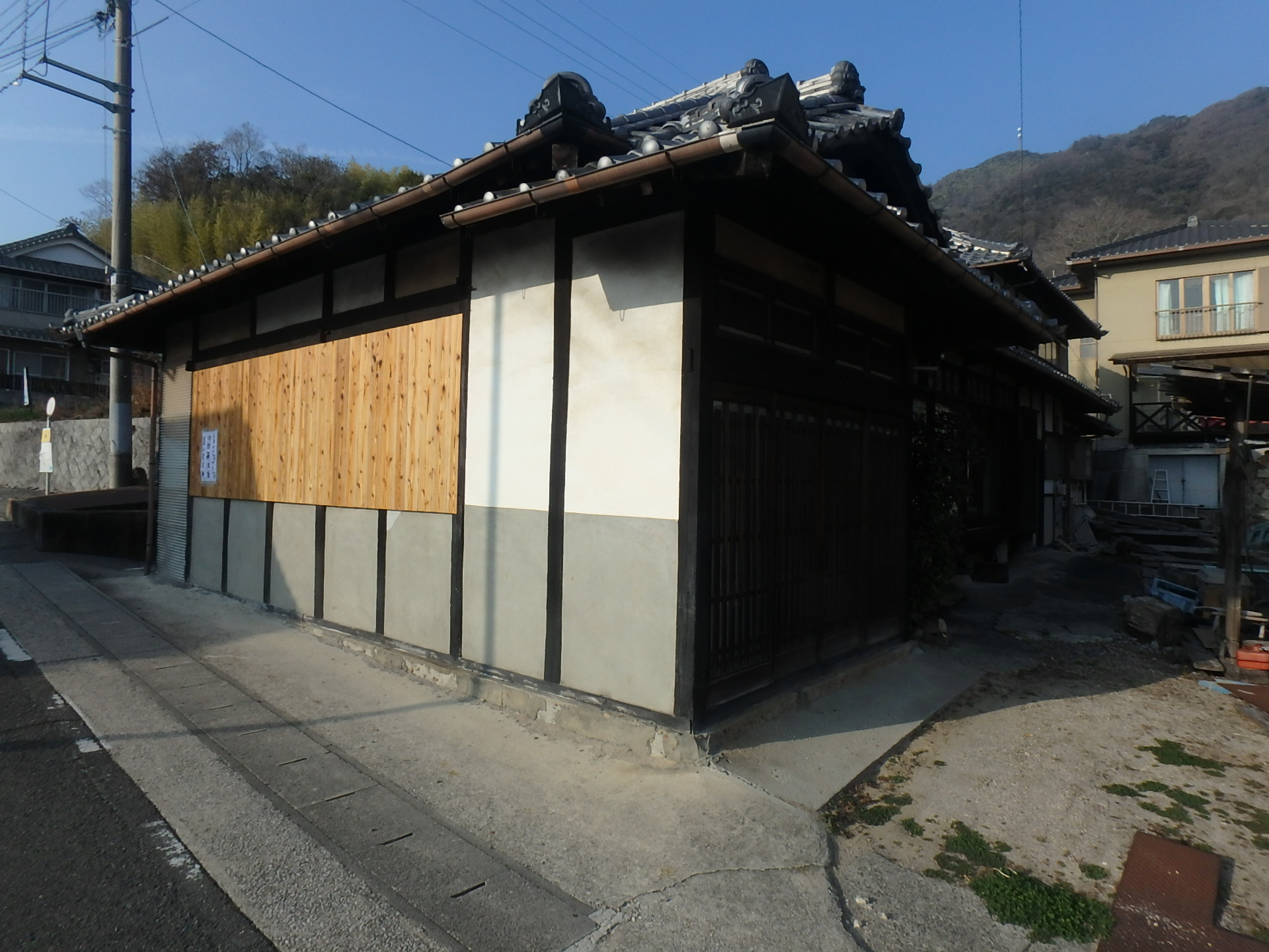 House in Edashima, Hiroshima: Exterior