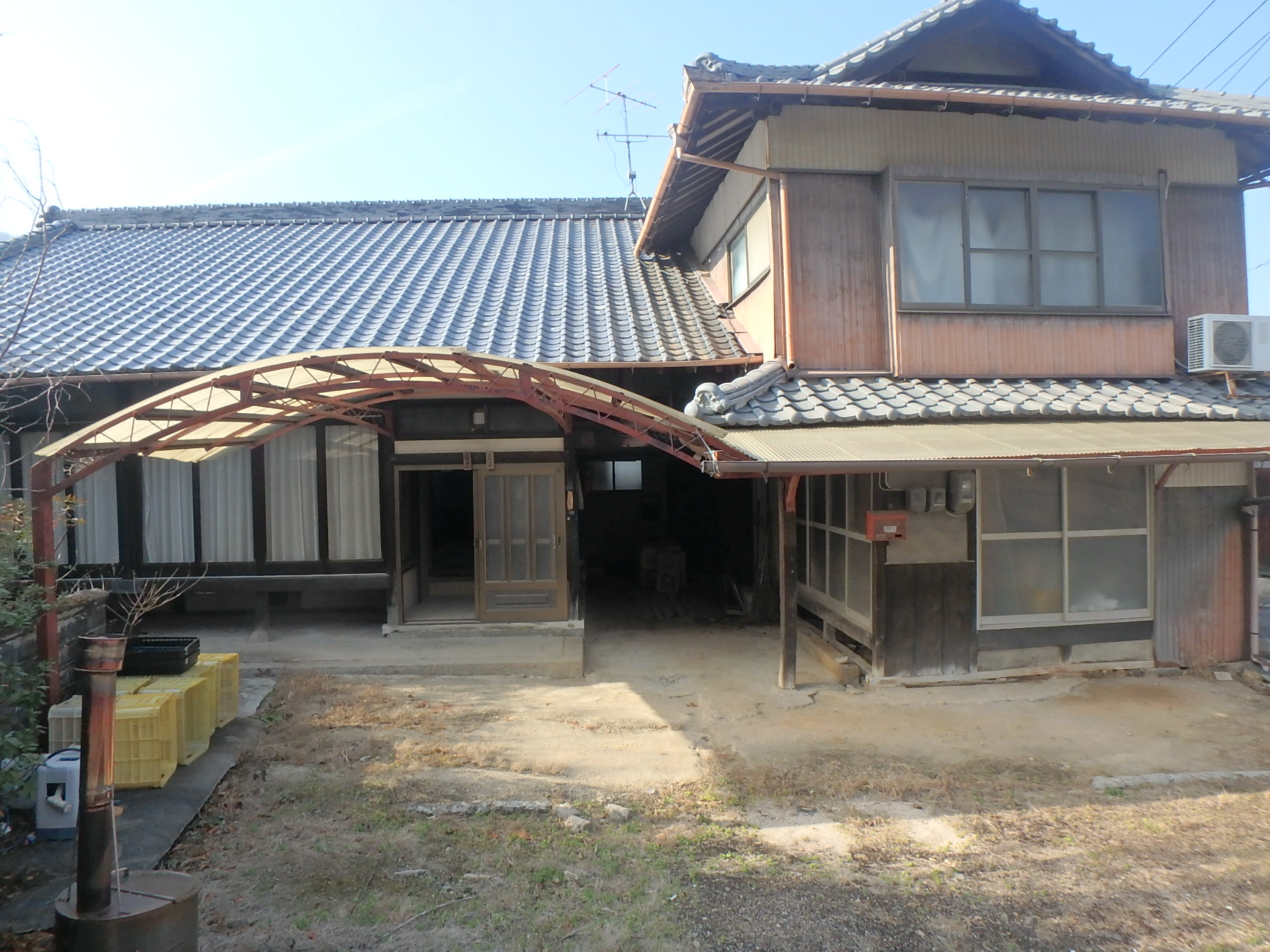 House in Edashima, Hiroshima: Exterior