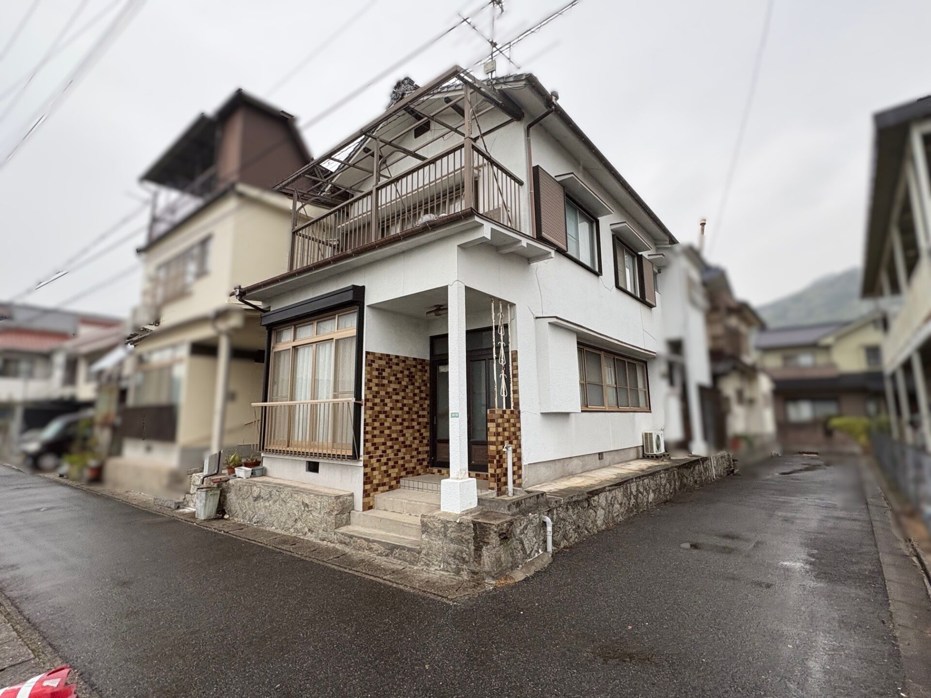 House in Edashima, Hiroshima: Exterior