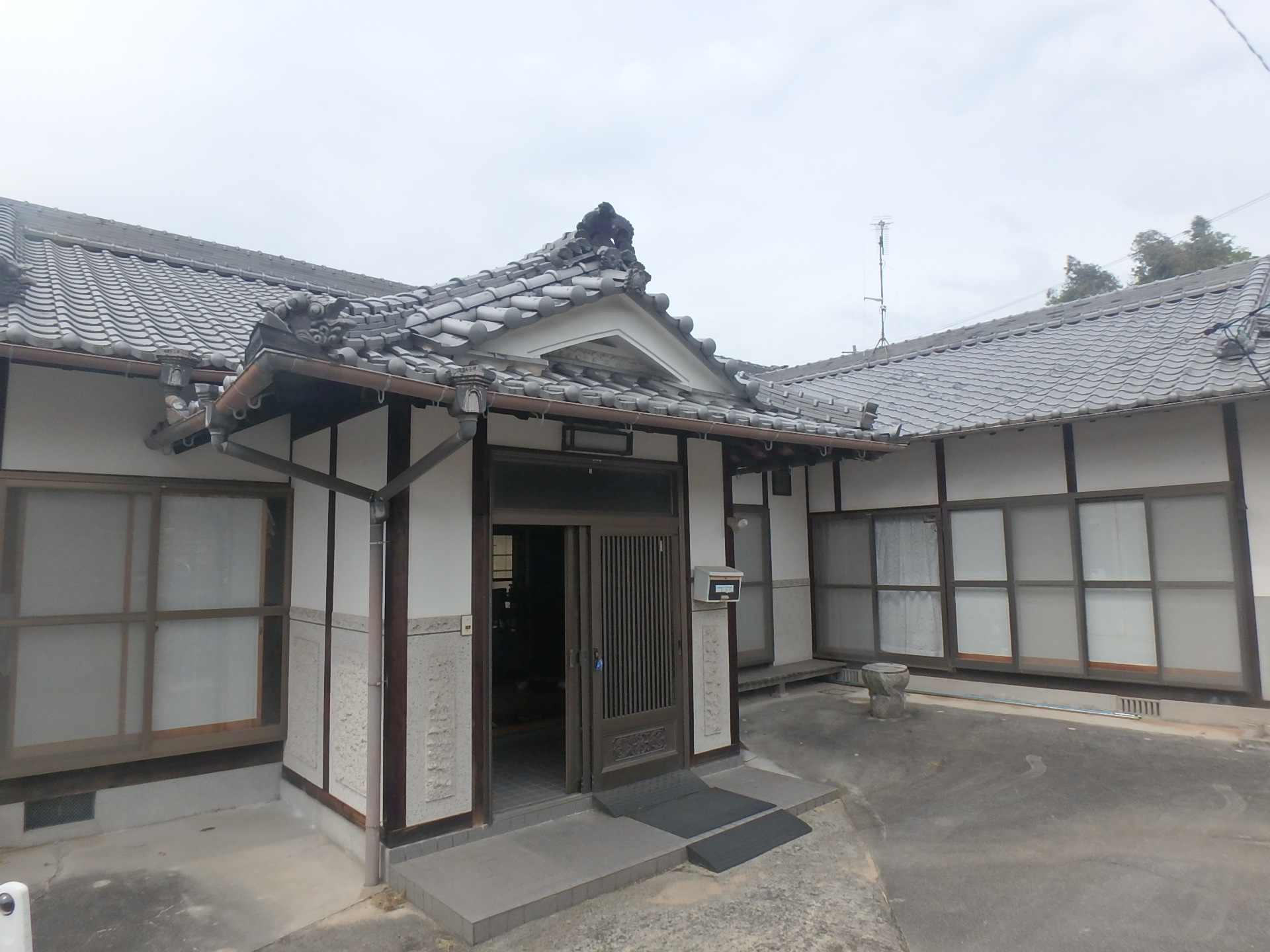 House in Edashima, Hiroshima: Exterior