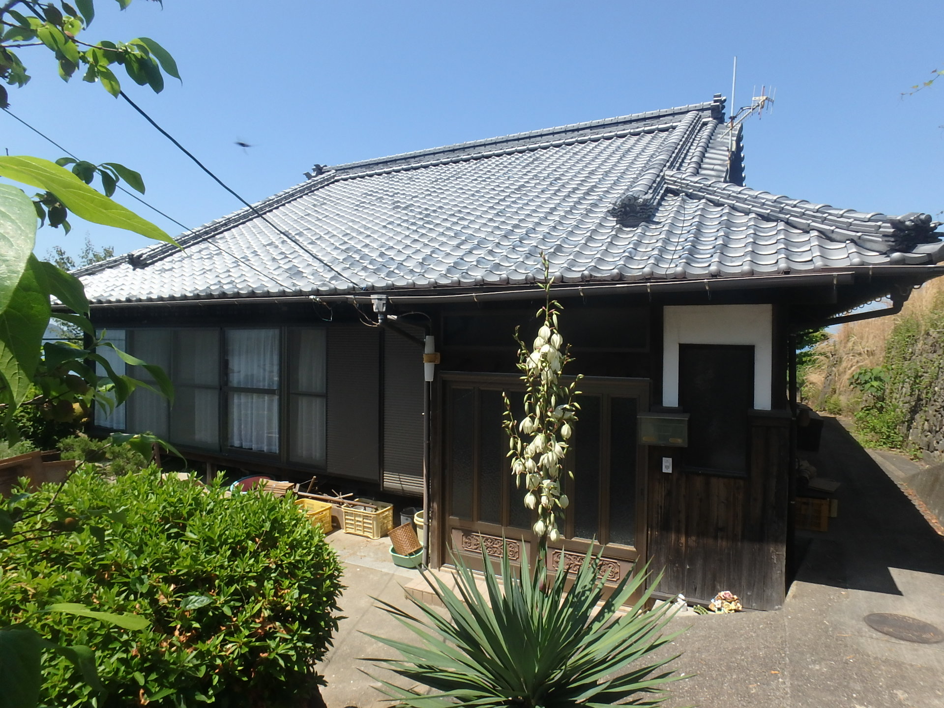House in Edashima, Hiroshima: Exterior