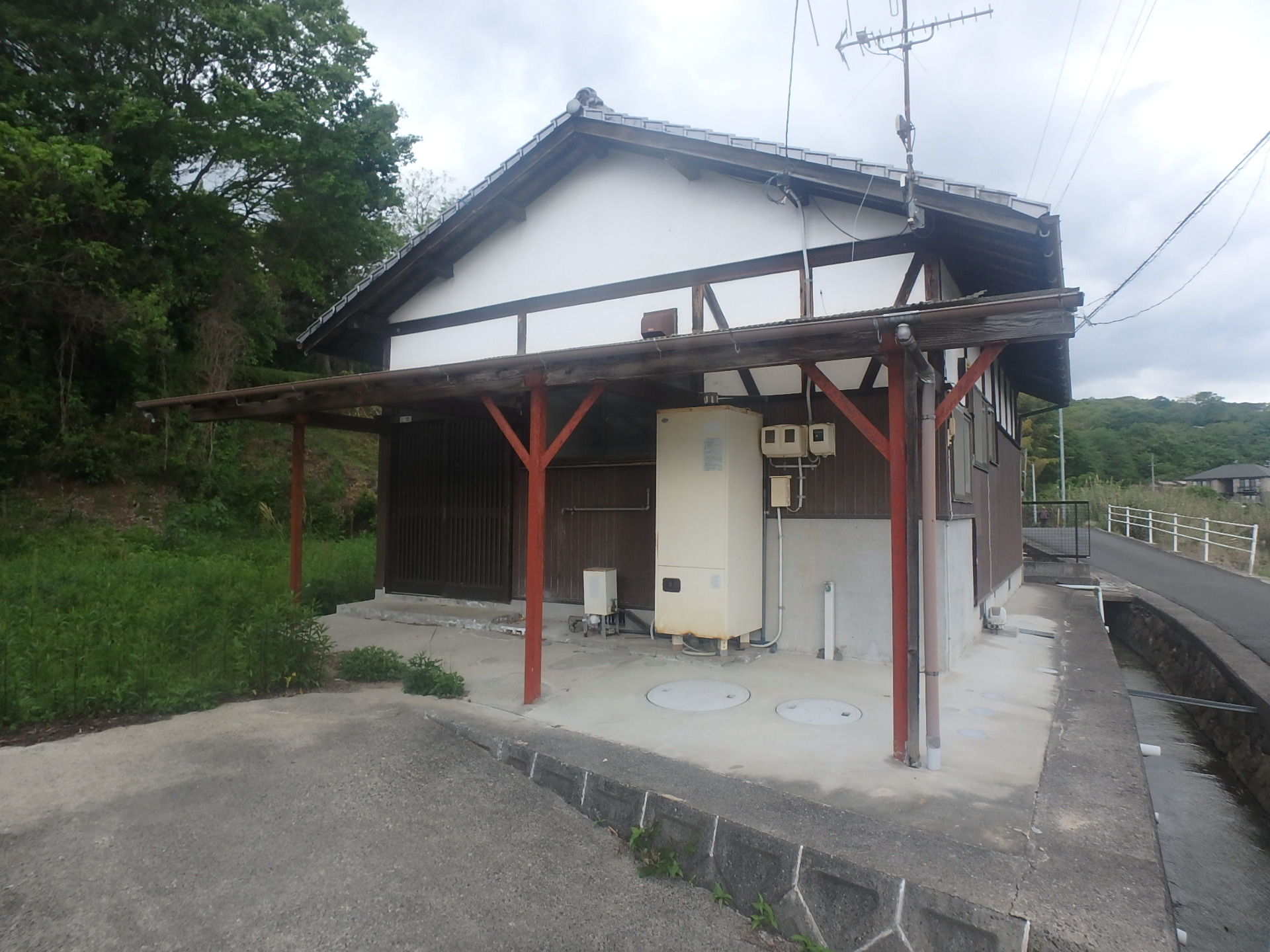 House in Edashima, Hiroshima: Exterior