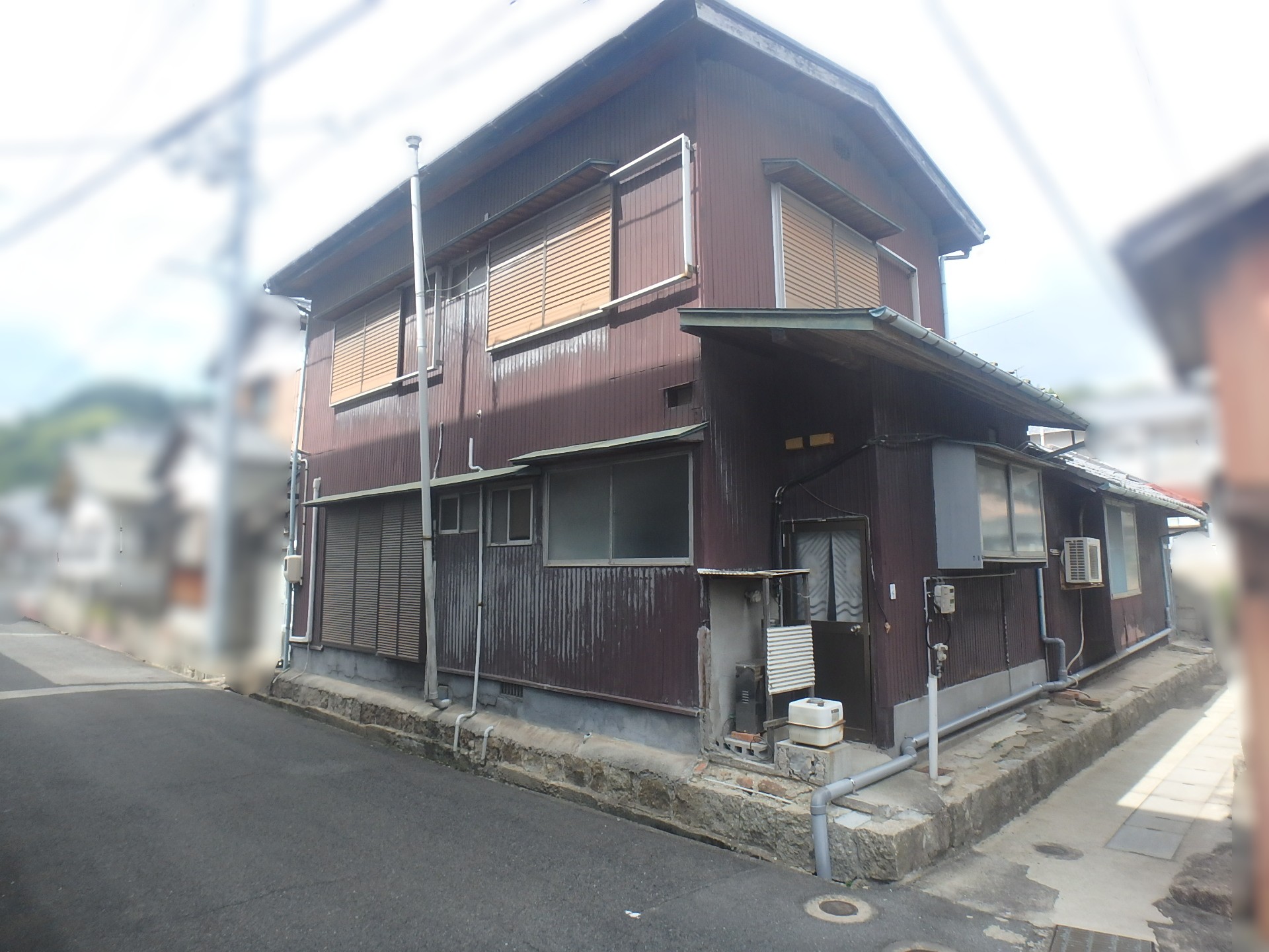 House in Edashima, Hiroshima: Exterior